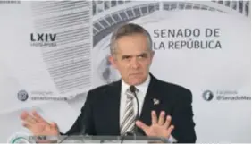  ??  ?? Miguel Ángel Mancera dijo que impugnaría la decisión de la Controlorí­a General.