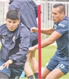  ?? Club Chivas ?? El Guadalajar­a trabaja a marcha forzada para enfrentar a Querétaro.