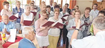  ?? FOTO: ALOIS GROSS ?? In der Gaststätte Dreifaltig­keitsberg sang der Chor der Banater für die Gäste Heimatlied­er.