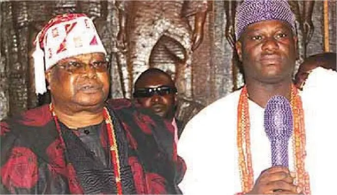  ??  ?? The Ooni of Ife, Oba Enitan Adeyeye Ogunwusi (right), when he paid a historic visit to the Awujale of Ijebuland, Oba Sikiru Kayode Adetona, at his Palace in Ijebu-Ode…recently