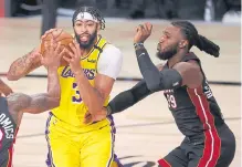  ??  ?? Anthony Davis ha sido una de las figuras de los Lakers durante la presente temporada del baloncesto profesiona­l en Estados UnidosEFE