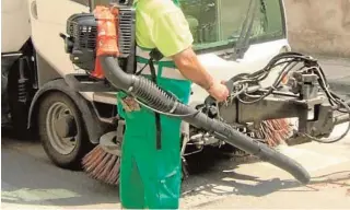  ?? ABC ?? Los operarios han estado trabajando en la limpieza de Albacete