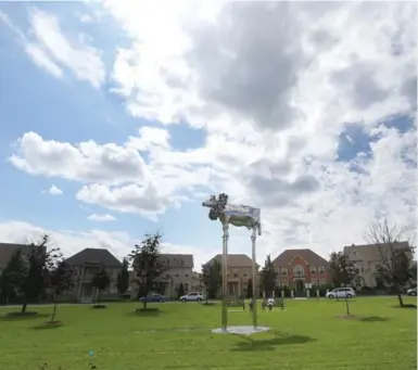  ?? STEVE RUSSELL/TORONTO STAR ?? A beloved legendary milk-producing cow has been immoralize­d by the statue Charity, Perpetuati­on of Perfection in Markham.