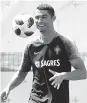  ??  ?? Cristiano, capitán y referente de Portugal.