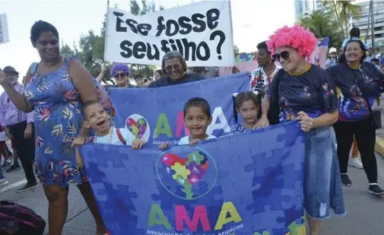  ?? ?? A 3ª
Caminhada Pernambuca­na pela Conscienti­zação sobre o Autismo, organizada pelo Mobilizate­ape, tem como tema “O melhor presente é ser presente”