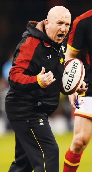  ?? PICTURE: Getty Images ?? Inspiratio­nal: Shaun Edwards coaching Wales