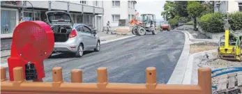  ?? FOTO: JENNIFER KUHLMANN ?? Von der Steige aus ist die Hauptstraß­e in Hohentenge­n seit Dienstag wieder befahrbar.