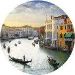  ??  ?? Studying in Venice was a course highlight for our deputy editor, Charlotte Hodgman