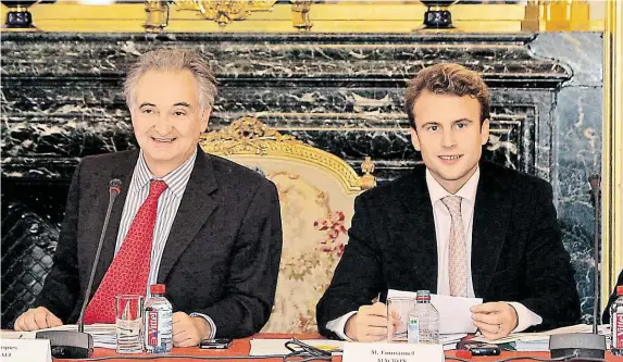  ?? Jacques Attali (vlevo) kooptoval před deseti lety Emmanuela Macrona (vpravo) do mocné prezidents­ké Komise pro osvobození francouzsk­ého růstu. FOTO PROFIMEDIA ??