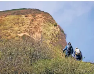  ?? FOTO: KARL-JOSEF HILDENBRAN­D/DPA-TMN ?? In der Nähe von Oberstdorf im Allgäu, dem südlichen Zipfelort Deutschlan­ds, können Wanderer das Fellhorn erklimmen.