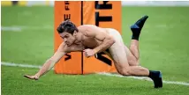  ?? PHOTO: ANDY JACKSON/FAIRFAX NZ ?? Charl Jacobs has been trespassed from Yarrow Stadium for two years after he streaked during Taranaki’s game against Tasman.