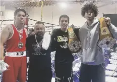  ?? FOTO: CORTESÍA ?? LOS CAMPEONES DE YFA en Guantes de Oro: Anthony Soto, campeón por pase automático; Gary Diaz, entrenador del club de Yuma; Danny Chávez y Devin Melancon, ganadores de sus peleas en el torneo estatal.