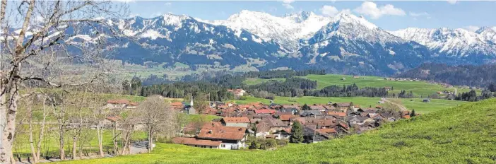  ?? FOTO: UWE JAUSS ?? In Bolsterlan­g wünschen sich die Einwohner nichs sehnlicher als ein Ende der Reichsbürg­er-Vorwürfe.