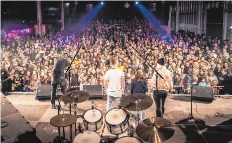  ?? FOTO: FRANK KÖSLER ?? Die „Christmas Session“fand im vergangene­n Jahr im Liebherr-Werk statt, diesmal in einem Zelt auf dem Gigelberg.