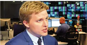  ?? FOTO:AP/TED SHAFFREY ?? Ronan Farrow ist erst 30, gewann aber bereits den Pulitzer-Preis, war Diplomat und ist jetzt Journalist.