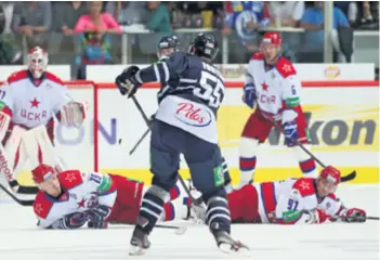  ?? S. STRUKIĆ/PIXSELL ?? U prvoj utakmici u KHL-u 2013. Medveščak je sa 7:1 nokautirao najtrofejn­iji hokejaški klub svijeta CSKA