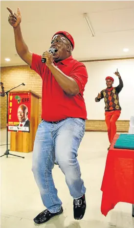  ?? Picture: SIMPHIWE NKWALI ?? CAPPING IT ALL: Economic Freedom Fighters leader Julius Malema leads the dance at a mini rally in Mokopane in Limpopo last month