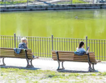  ?? FOTO: SEELIGER/IMAGO IMAGES ?? Einer Umfrage zufolge blicken nur 22 Prozent der Deutschen mit Hoffnung auf das kommende Jahr.