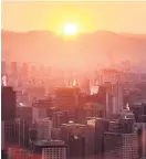  ?? Foto: AFP ?? Nicht nur die Sonne geht über Seoul früher auf als im Westen.