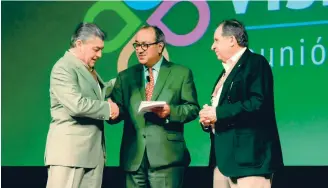  ??  ?? El titular de la SEP, Otto Granados Roldán, se reunió con la comunidad del Tecnológic­o de Monterrey.