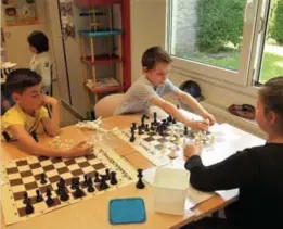  ?? FOTO RV ?? De activiteit­en gaan van sporten en knutselen tot schaken en kinderyoga.