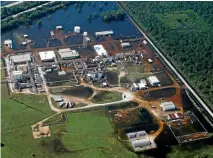  ?? REUTERS ?? Chemical company Arkema says the best course of action is to let the fires at its flooded plant in Crosby, Texas burn themselves out.