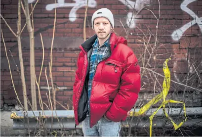  ?? EDUARDO LIMA/STARMETRO ?? Mohammed Alhasan, a Syrian refugee who arrived in Canada recently, describes bad living conditions in Toronto shelters.