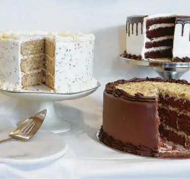  ?? Paula Murphy ?? Kenny & Ziggy's New York Delicatess­en offers an assortment of layer cakes.