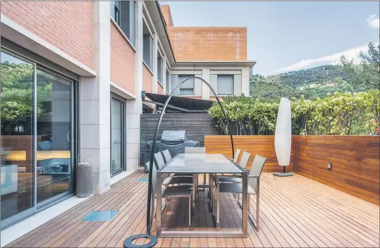  ?? COLDWELL BANKER ?? Casa de 485 m2 más 120 m2 de terraza en Torre Vilana, exclusiva zona residencia­l de más de 10.000 m2 con varios jardines en la zona alta de Sarrià-Sant Gervasi