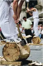  ?? FOTO: TURISMO EUSKADI ?? Aizkolari, cortador de troncos del tradiciona­l deporte rural