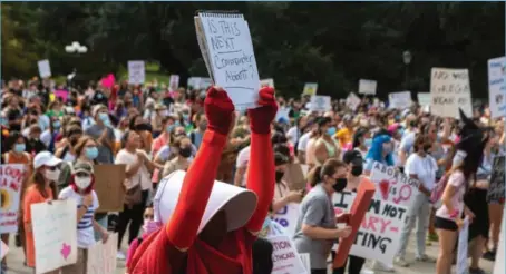  ?? FOTO: NTB ?? Amerikansk­e kvinner i en rekke byer har de siste ukene demonstrer­t for retten til fri abort. Bildet er fra Austin, Texas.