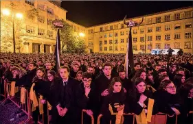  ?? ?? Finalistas emocionado­s já sentem a saudade da cidade e da vida de estudante