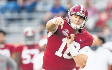  ?? MICKEY WELSH/AP ?? Led by quarterbac­k Mac Jones, the Alabama offense was nearly unstoppabl­e while putting up 509 yards in a 63-3 victory at home against SEC foe Kentucky on Saturday.