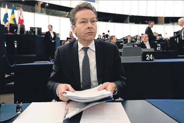  ?? FREDERICK FLORIN / AFP ?? Jeroen Dijsselblo­em en una sesión de debate en Bruselas