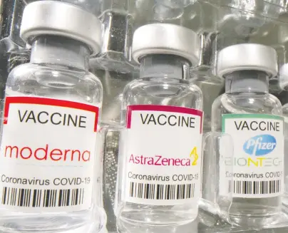  ?? REUTERS/DADO RUVIC/ILLUSTRATI­ON ?? With supply changes and long intervals between doses, Canada has yet to authorize mixing brands of COVID-19 vaccines. With more people eligible for second doses soon, can Pfizer, Moderna and Astrazenec­a be used together?