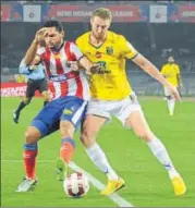  ?? HT PHOTO ?? Kerala Blasters (yellow jersey) have won just once in eight meetings against ATK, a 21 victory in 2014.