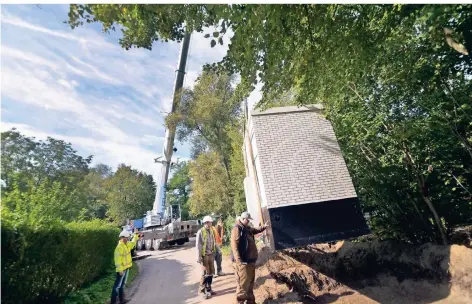  ?? FOTO (ARCHIV): STADE ?? In Kempens Nachbargem­einde Wachtendon­k läuft der Glasfaser-Ausbau derzeit. Hier wird eine Verteilers­tation aufgebaut.