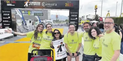  ?? ?? RESPONSABI­LIDAD SOCIAL. La primera Carrera de las Empresas congregó a decenas de participan­tes.