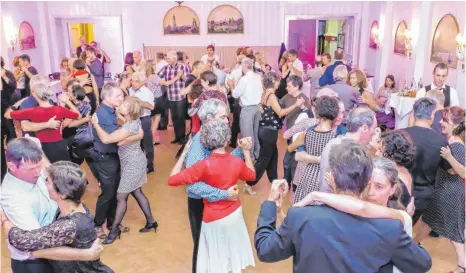  ?? FOTO: ANDY HEINRICH ?? Beim Tango-Herbstball auf Schloss Montfort wird der südamerika­nische Tanz gefühlt und gelebt.