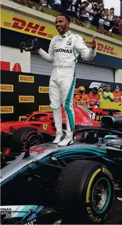  ??  ?? Obenauf: Lewis Hamilton holte sich die WM-Führung zurück.