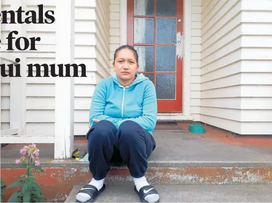  ?? PHOTO / JESSE KING ?? Ninety days notice is fast running out for Niki Wiggins who feels she has been discrimina­ted against while trying to find a new rental property.