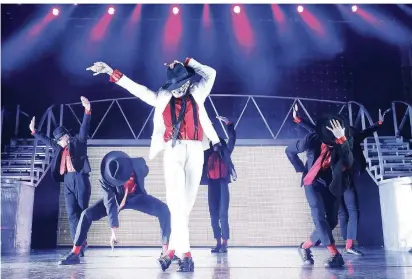  ?? SVEN DARMER FOTO: ?? „Smooth Criminal“: Szene aus der Michael-Jackson-Show „Thriller“.