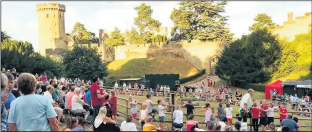  ??  ?? The Dragon Slayer show comes to Warwick Castle.