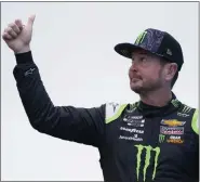  ?? AP FILE ?? Kurt Busch waves to the crowd at last year’s NASCAR Cup Series race in Loudon, N.H.