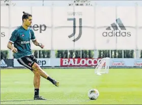  ?? FOTO: JUVENTUS ?? Cristiano Ronaldo, 72 días después
Volvió a las instalacio­nes de la Juve y entrenó