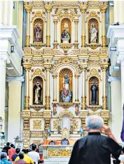  ??  ?? i Ecuadorian churches are sumptuous affairs