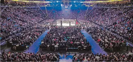  ?? FOTO OKTAGON MMA ?? Fenomén. Bojové sporty táhnou, a když se daří opakovaně zaplnit O2 arenu, proč si netroufnou­t na prostředí s ještě větší diváckou kapacitou?