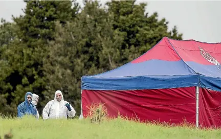  ?? PHOTO: LAWRENCE SMITH/STUFF ?? The bodies belonging to the two women shot by Quinn Patterson were to be removed late yesterday and autopsies carried out today.