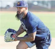  ?? ROY DABNER / FOR THE JOURNAL SENTINEL ?? First baseman Eric Thames put up big numbers in Korea before joining the Brewers in the off-season.