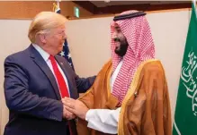  ??  ?? Partenaire­s. Donald Trump et Mohammed ben Salmane au sommet du G20, à Osaka, le 29 juin 2019.
